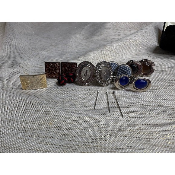 lot of cuff links - Picture 1 of 9